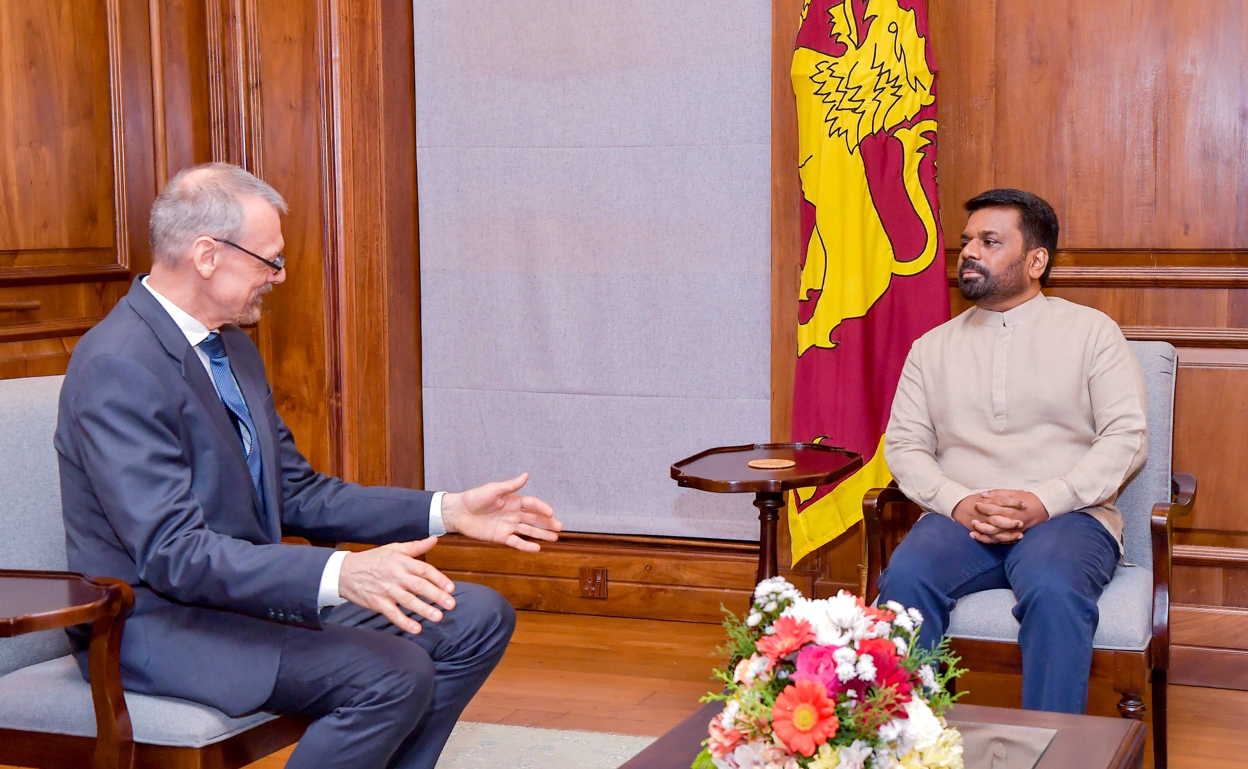 The Ambassador of the France presents Credentials to Sri Lanka