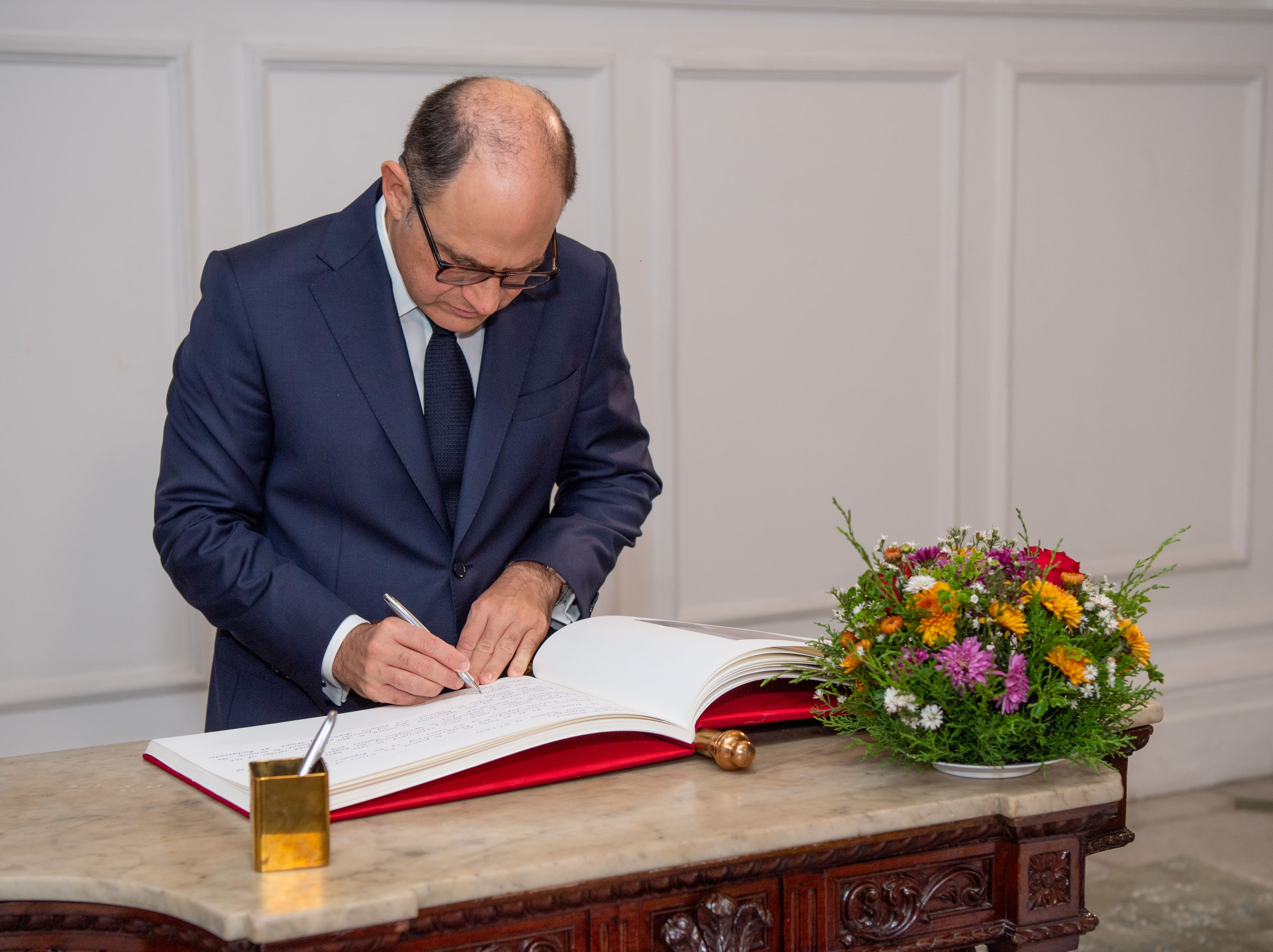 The Ambassador of the Argentine Republic presents Credentials to Sri Lanka