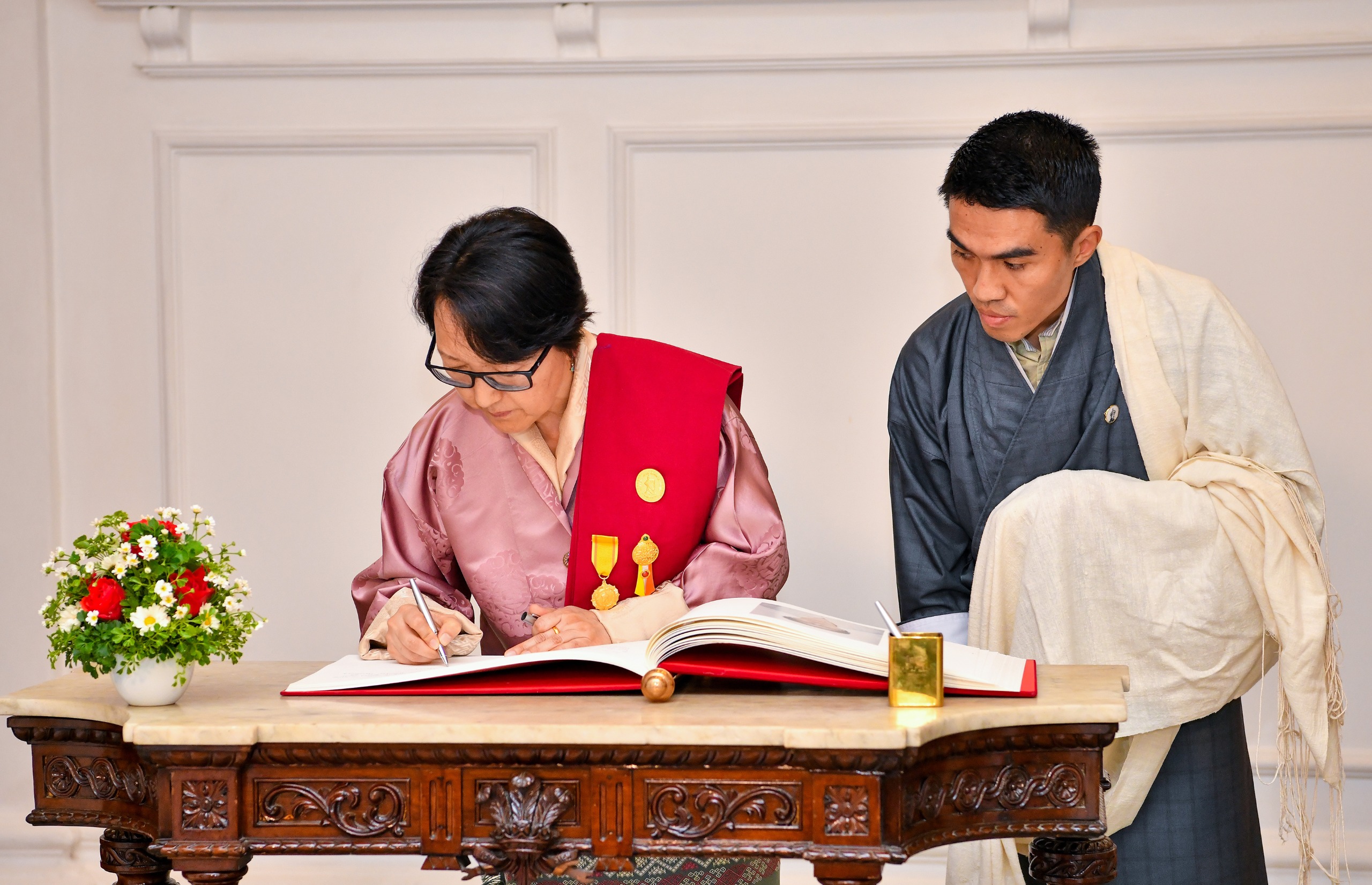 The Ambassador of the Kingdom of Bhutan presents Credentials to Sri Lanka