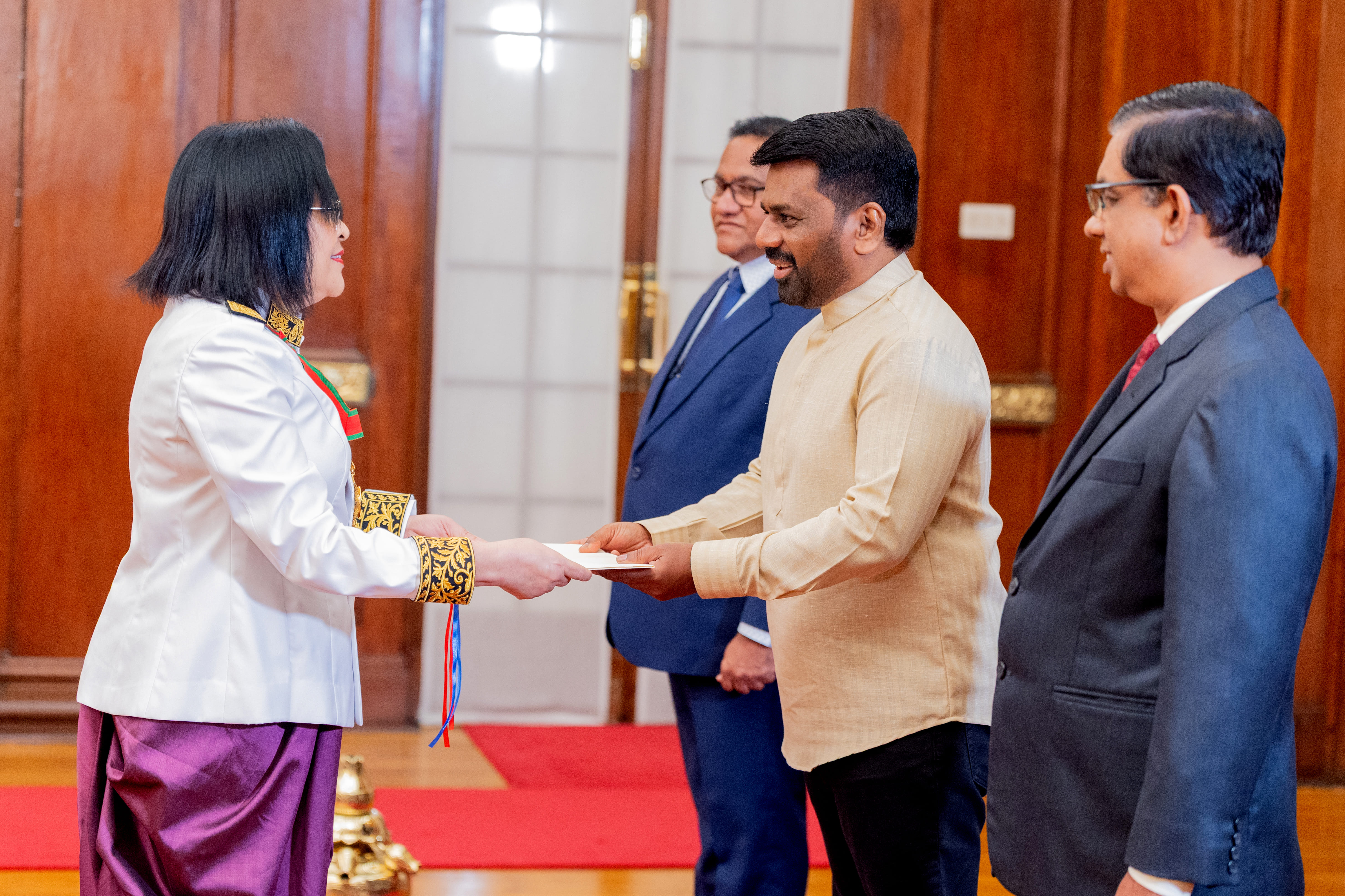 The Ambassador of the France presents Credentials to Sri Lanka
