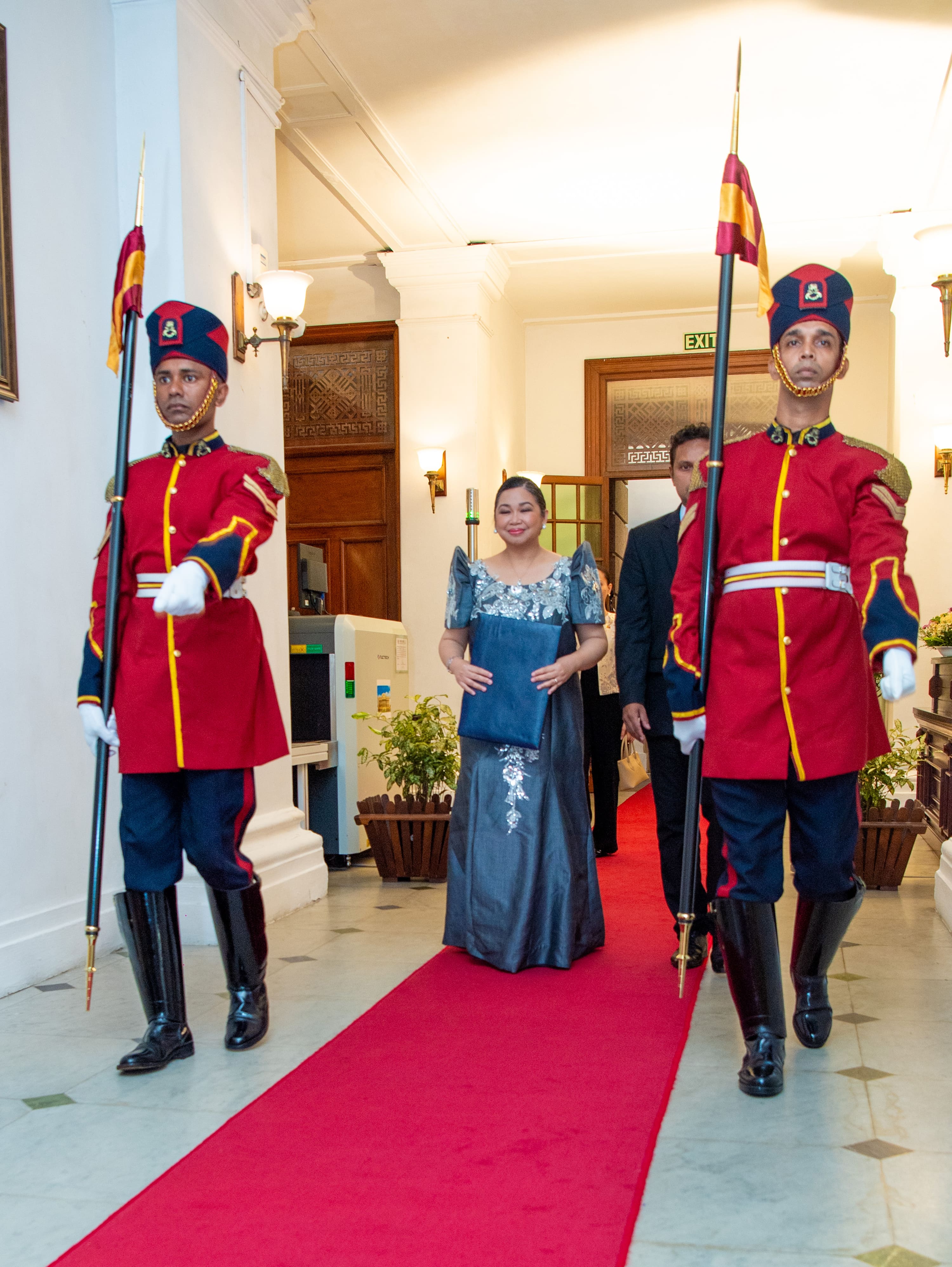 The Ambassador of the Republic of the Philippines presents Credentials to Sri Lanka 3